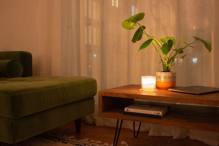 Simple Tips for Creating a Cozy and Inviting Home Atmosphere
